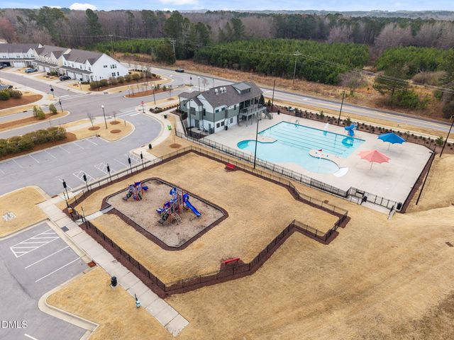 456 Hallingsfield Way, Zebulon, NC 27597