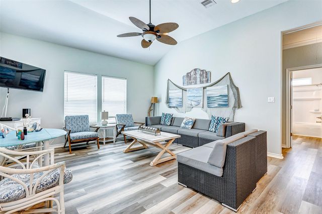 877 Palmetto Drive, Crystal Beach, TX 77650