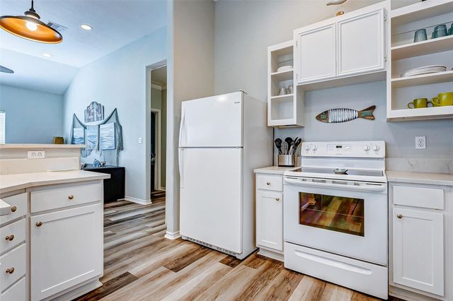877 Palmetto Drive, Crystal Beach, TX 77650