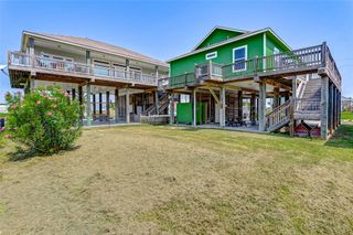 877 Palmetto Drive, Crystal Beach, TX 77650