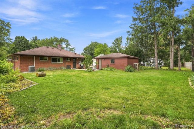 25261 Kildare Street, Southfield, MI 48033