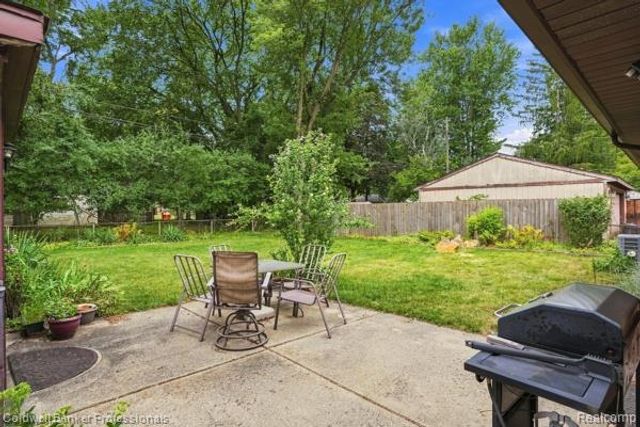 25261 Kildare Street, Southfield, MI 48033
