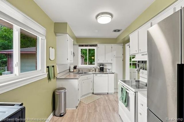 25261 Kildare Street, Southfield, MI 48033