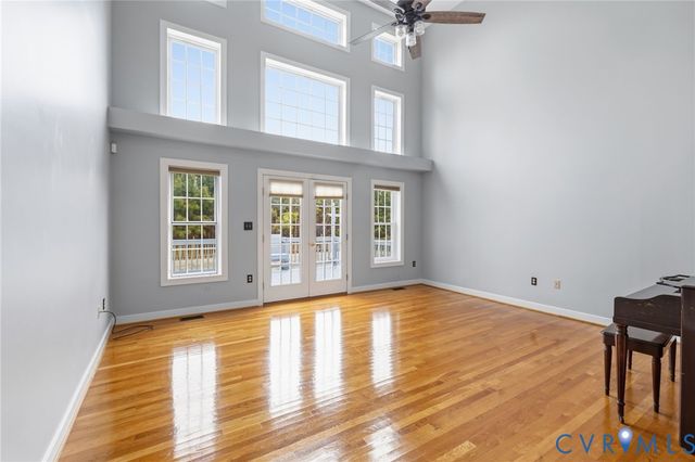 11807 Hogans Aly, Chester, VA 23836