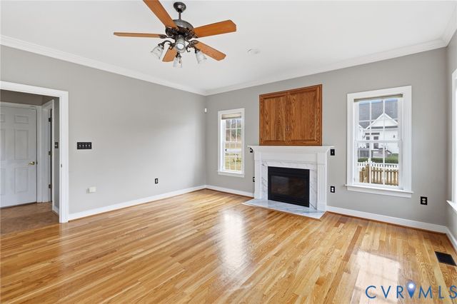 11807 Hogans Aly, Chester, VA 23836