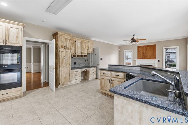 11807 Hogans Aly, Chester, VA 23836