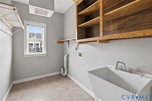 11807 Hogans Aly, Chester, VA 23836