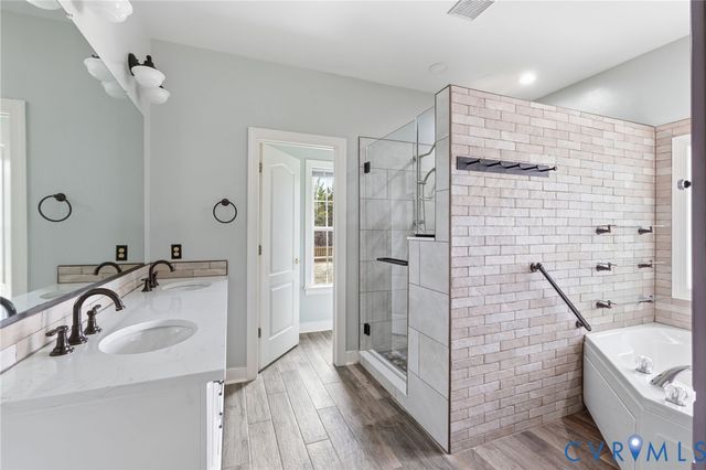 11807 Hogans Aly, Chester, VA 23836