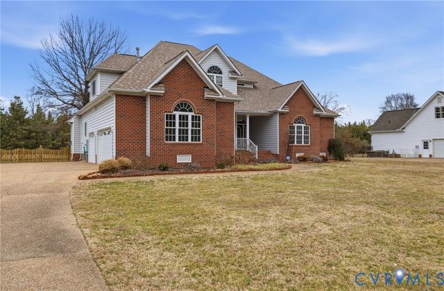 11807 Hogans Aly, Chester, VA 23836