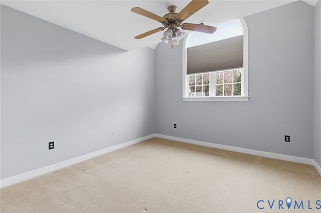 11807 Hogans Aly, Chester, VA 23836