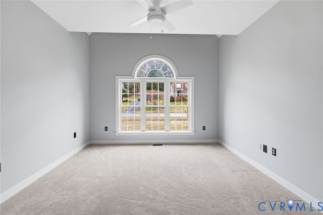 11807 Hogans Aly, Chester, VA 23836