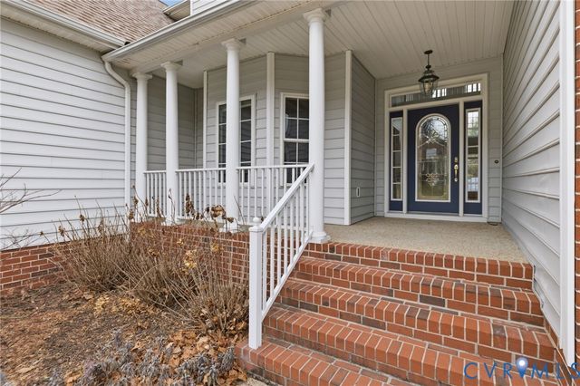 11807 Hogans Aly, Chester, VA 23836