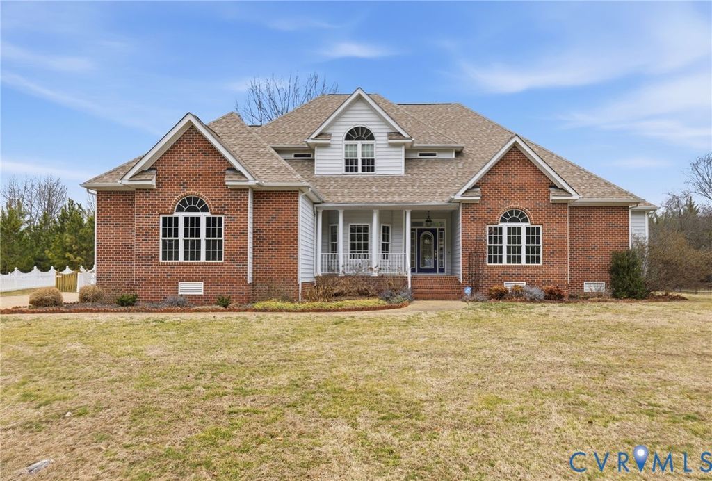 11807 Hogans Aly, Chester, VA 23836