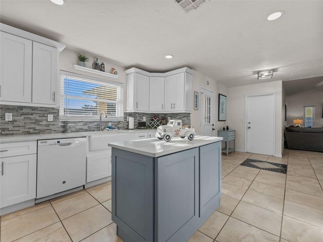 1768 W GROVELEAF AVENUE, Palm Harbor, FL 34683