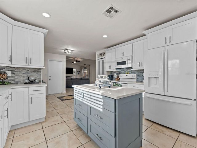 1768 W GROVELEAF AVENUE, Palm Harbor, FL 34683