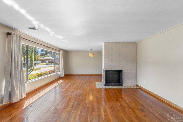 389 Gamarra Rd, Pensacola, FL 32503