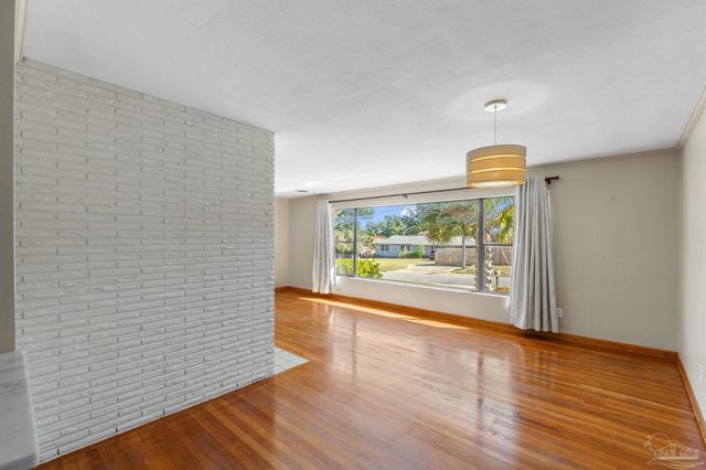 389 Gamarra Rd, Pensacola, FL 32503