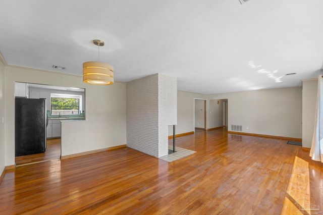 389 Gamarra Rd, Pensacola, FL 32503