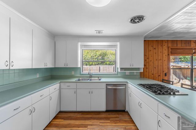 389 Gamarra Rd, Pensacola, FL 32503