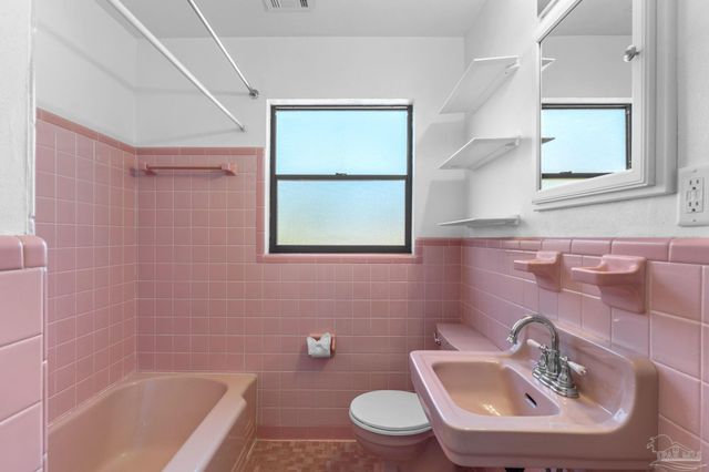 389 Gamarra Rd, Pensacola, FL 32503