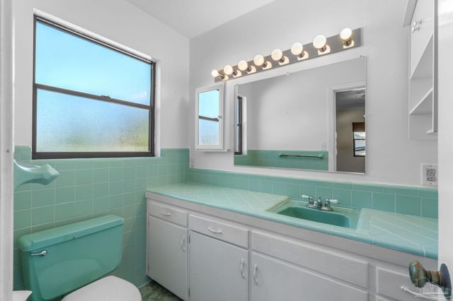 389 Gamarra Rd, Pensacola, FL 32503