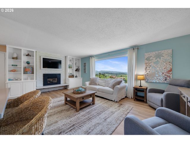 3350 NORTHWOOD Way, Tillamook, OR 97141
