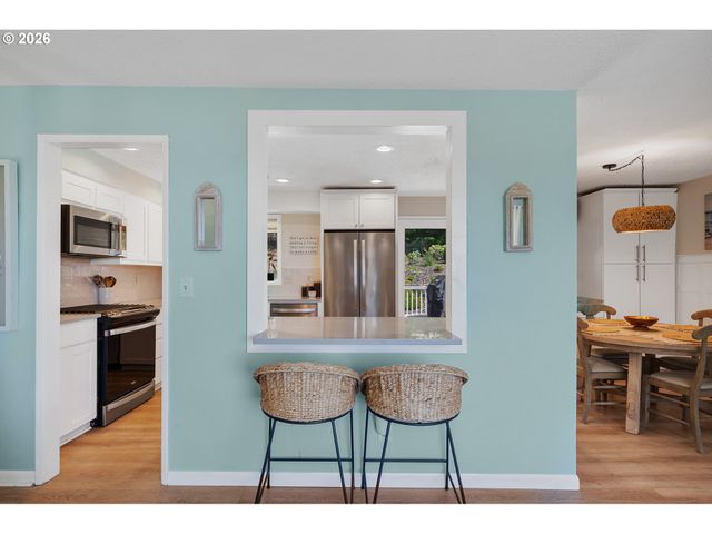 3350 NORTHWOOD Way, Tillamook, OR 97141