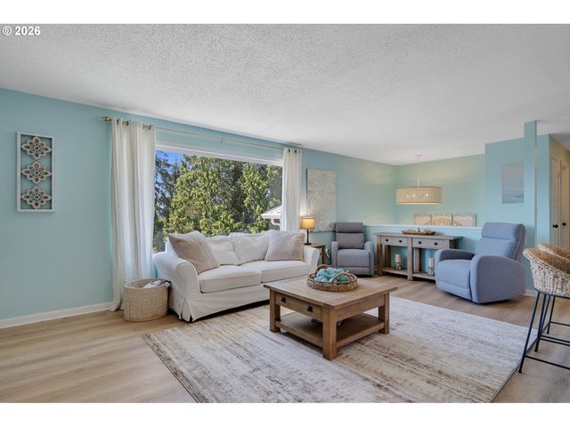 3350 NORTHWOOD Way, Tillamook, OR 97141