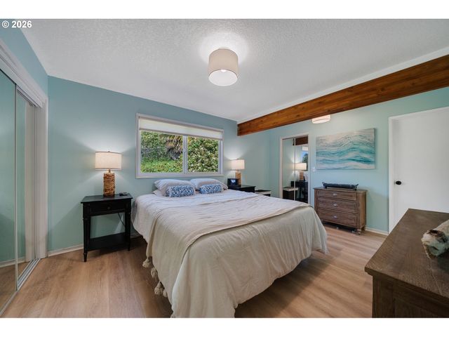 3350 NORTHWOOD Way, Tillamook, OR 97141