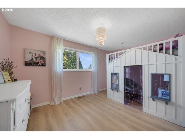 3350 NORTHWOOD Way, Tillamook, OR 97141