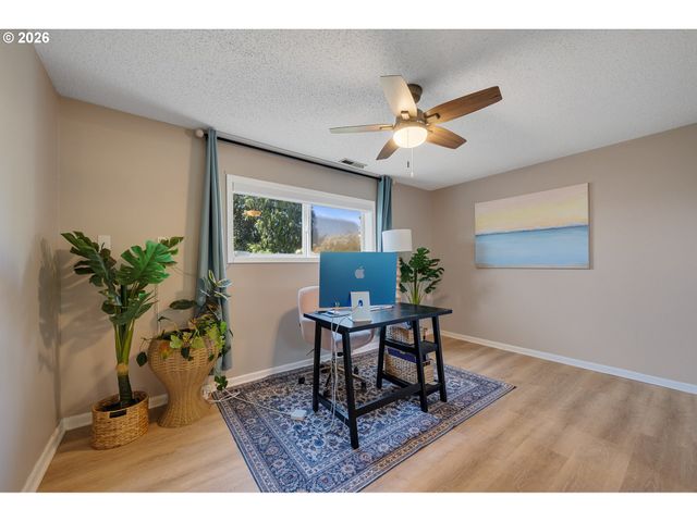 3350 NORTHWOOD Way, Tillamook, OR 97141