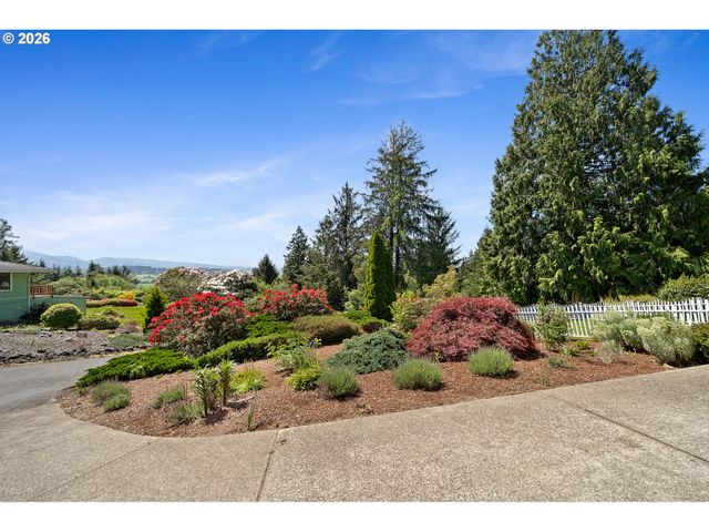 3350 NORTHWOOD Way, Tillamook, OR 97141