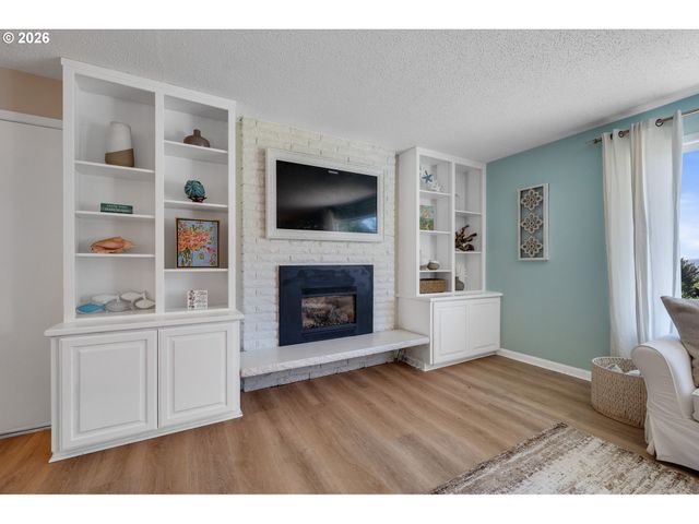 3350 NORTHWOOD Way, Tillamook, OR 97141