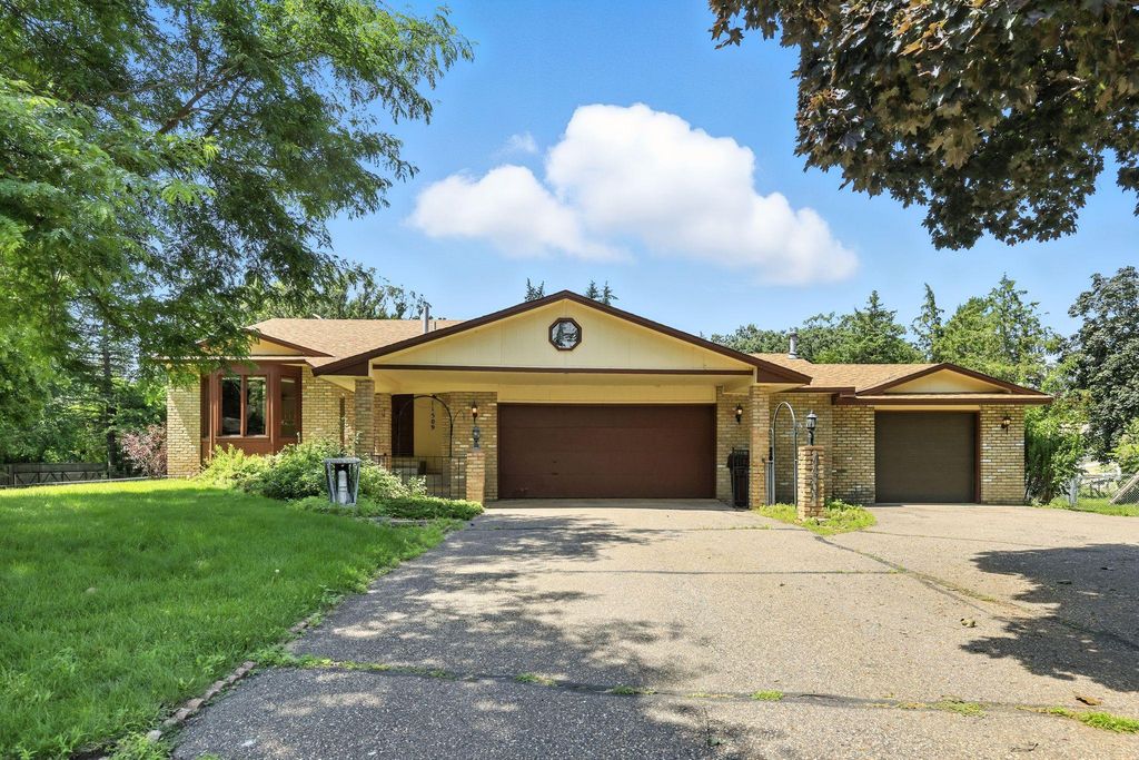 11509 Welcome Circle N, Champlin, MN 55316