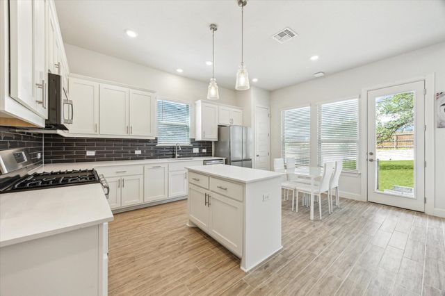 806 Dayton DR 110, Austin, TX 78748