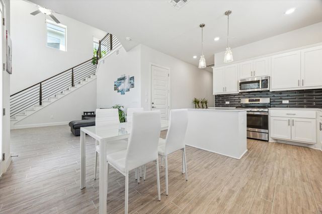 806 Dayton DR 110, Austin, TX 78748