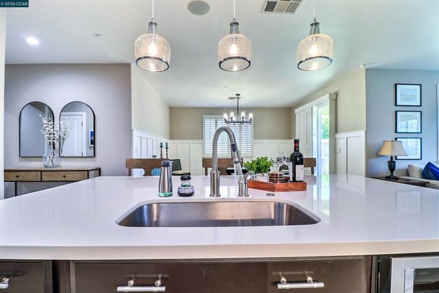 803 Pathfinder Ct, Oakley, CA 94561