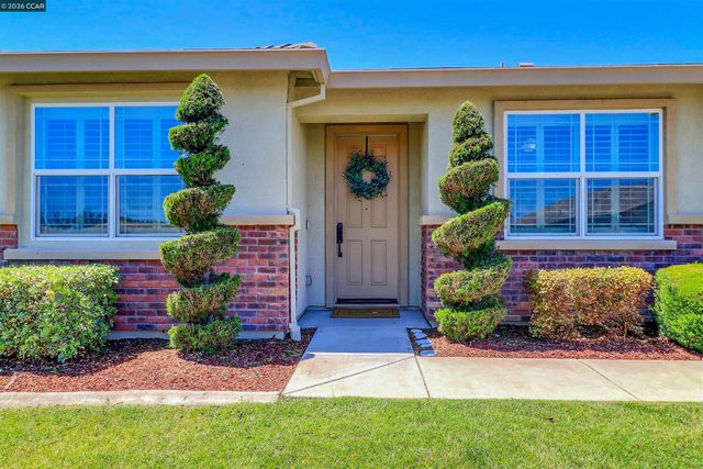 803 Pathfinder Ct, Oakley, CA 94561