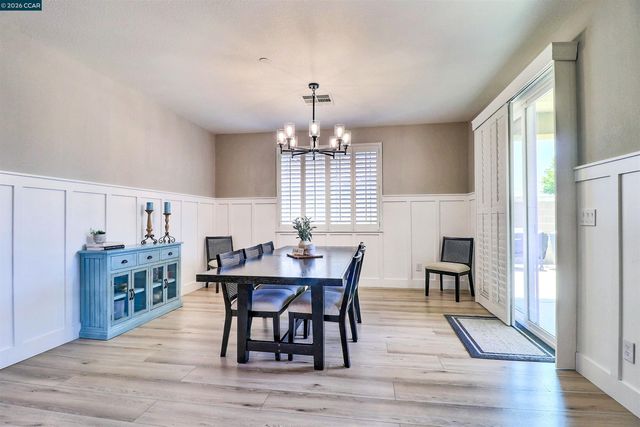 803 Pathfinder Ct, Oakley, CA 94561