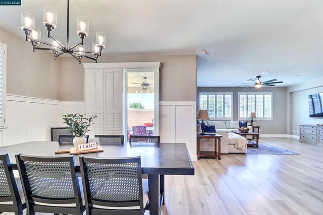803 Pathfinder Ct, Oakley, CA 94561