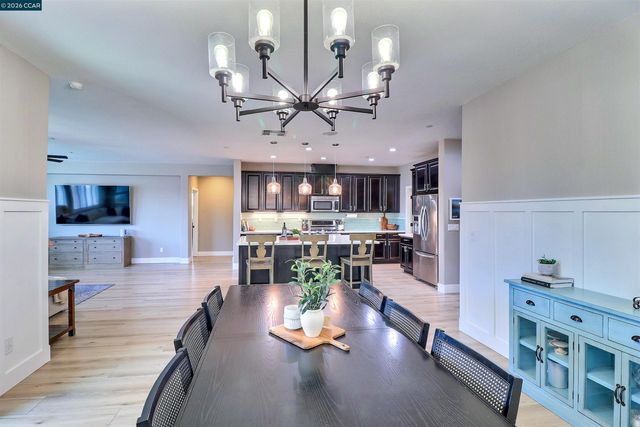 803 Pathfinder Ct, Oakley, CA 94561