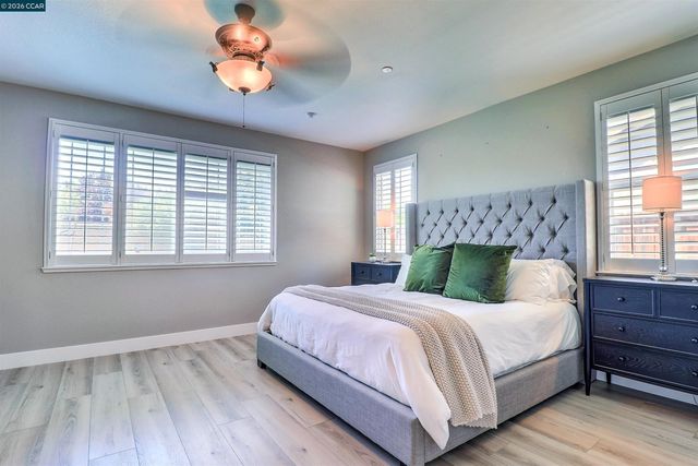 803 Pathfinder Ct, Oakley, CA 94561