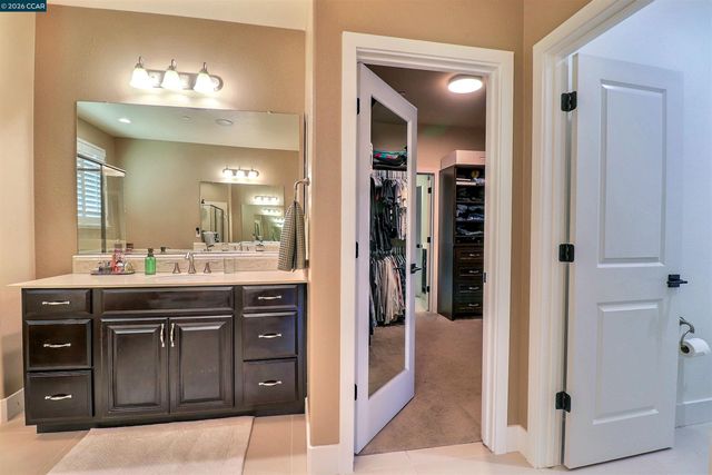 803 Pathfinder Ct, Oakley, CA 94561