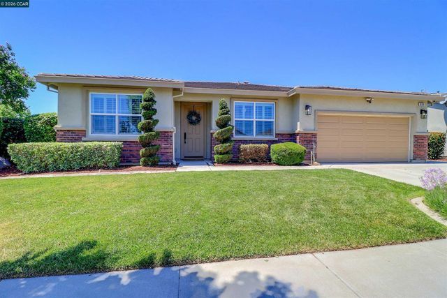 803 Pathfinder Ct, Oakley, CA 94561