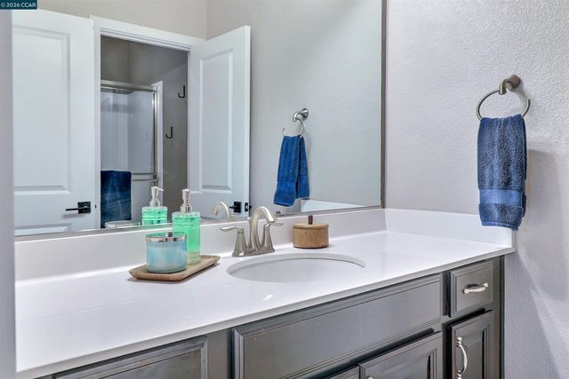 803 Pathfinder Ct, Oakley, CA 94561