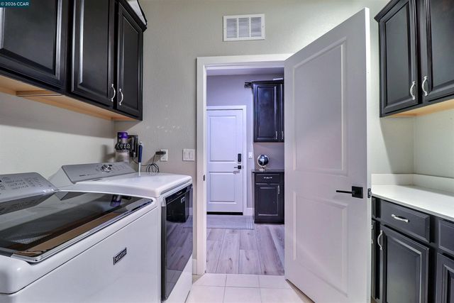 803 Pathfinder Ct, Oakley, CA 94561