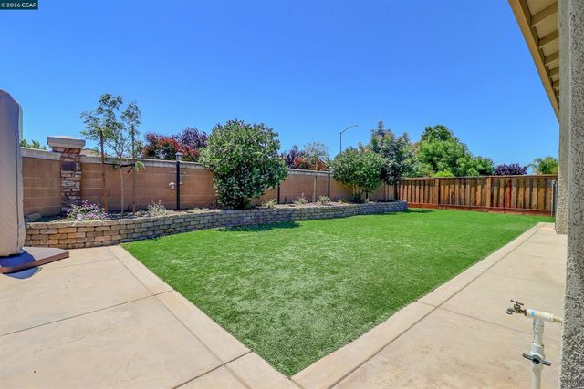 803 Pathfinder Ct, Oakley, CA 94561