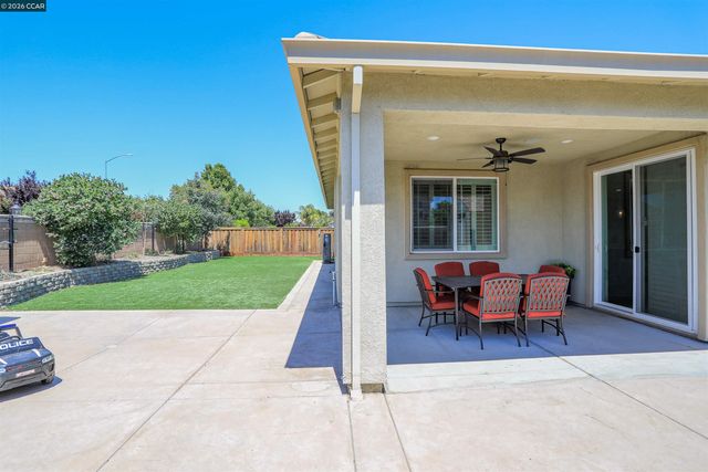 803 Pathfinder Ct, Oakley, CA 94561