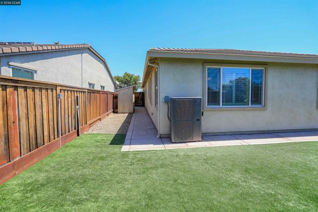 803 Pathfinder Ct, Oakley, CA 94561