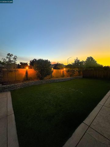 803 Pathfinder Ct, Oakley, CA 94561